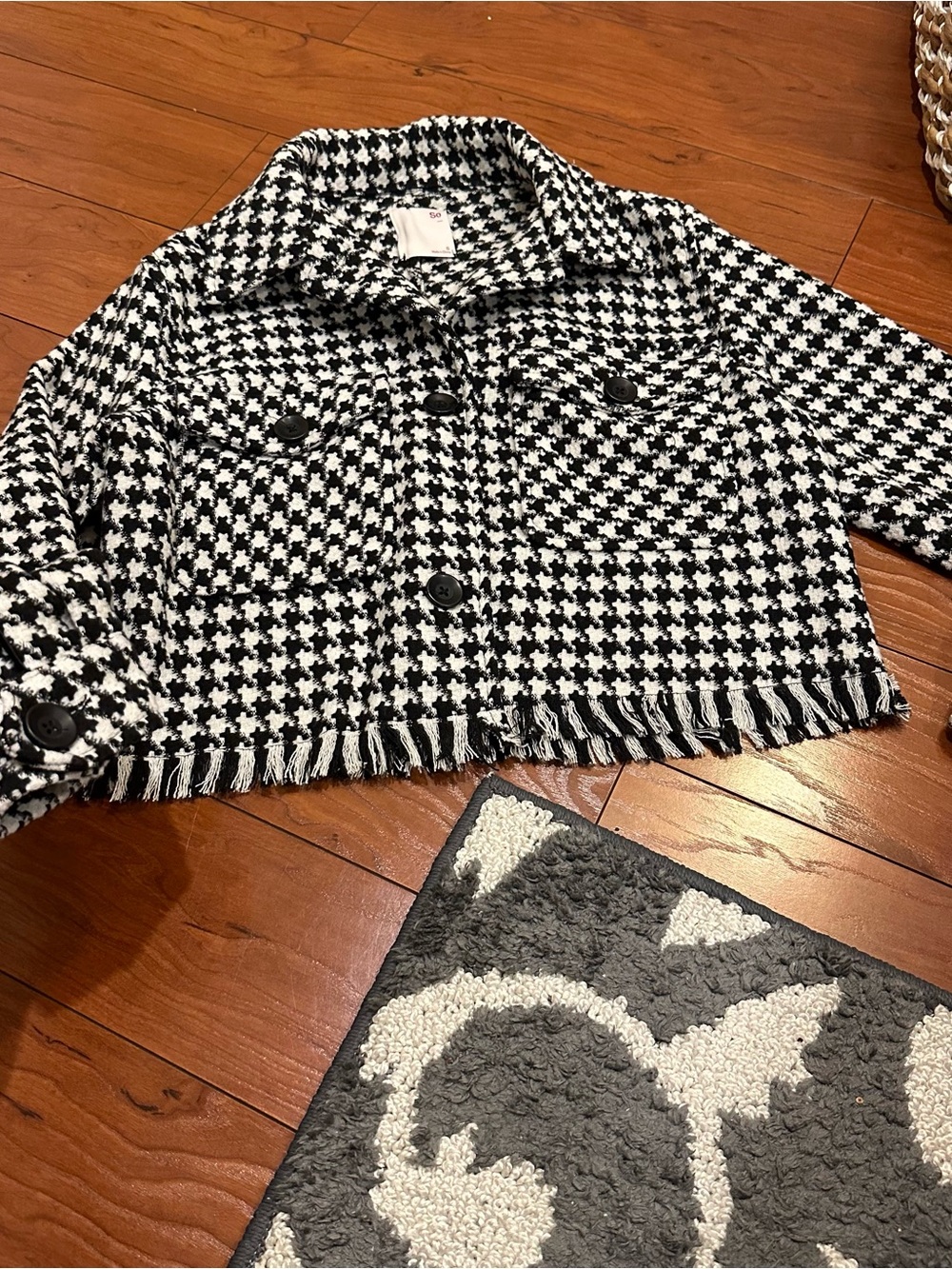 Women’s black and white houndstooth, tweed cropped long sleeve jacket size S